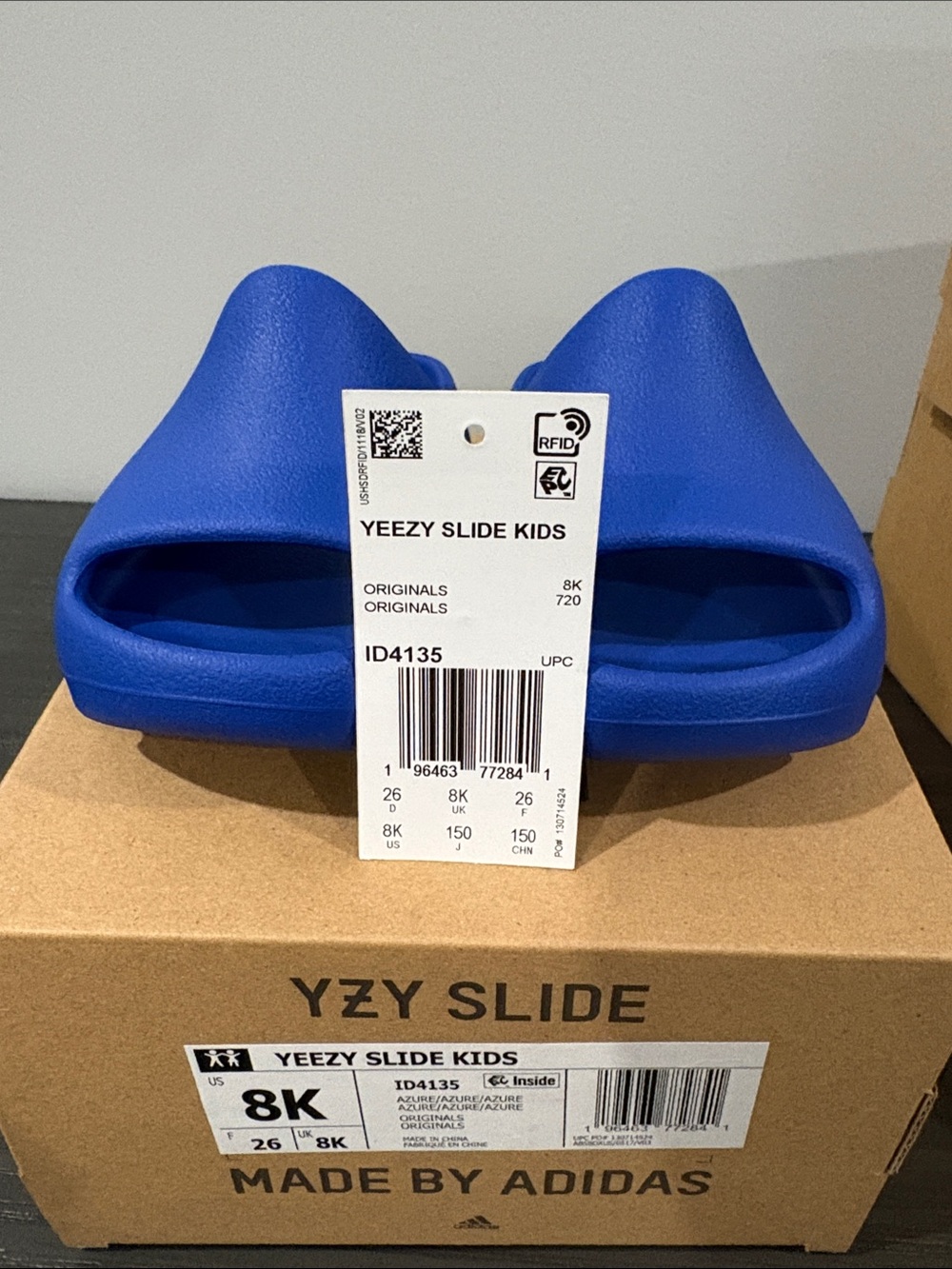 BNIB adidas Kids YEEZY Slide in Bright Blue Azure Size 8K
